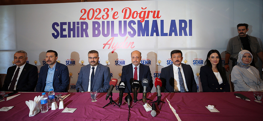 Seçimlerde rakip olarak kendilerini görenler 6+1'li masada aday tartışmasını dahi yapamıyor